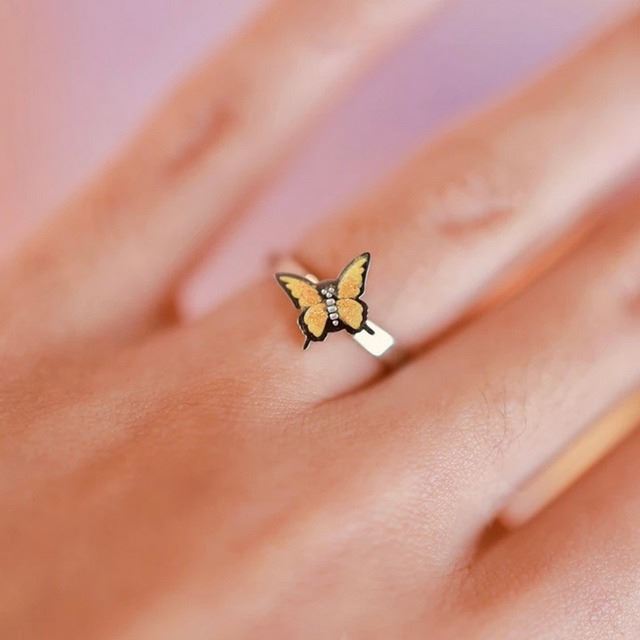 Women’s fidgeting and anxiety relief finger spinner ring