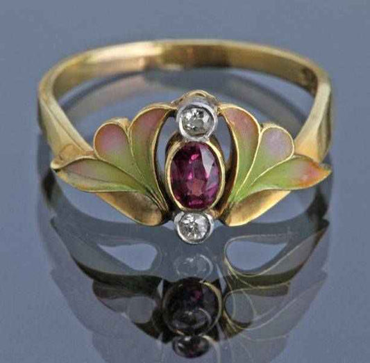 Elegant gemstone fashion ring