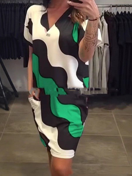 V-Neck Mid-Length Dress

Women's Casual Summer Dress

Short-Sleeved Midi Dress

Comfortable Everyday Dress

Summer Travel Outfit

Loose Fit Dress for Women

Flowy Casual Dress