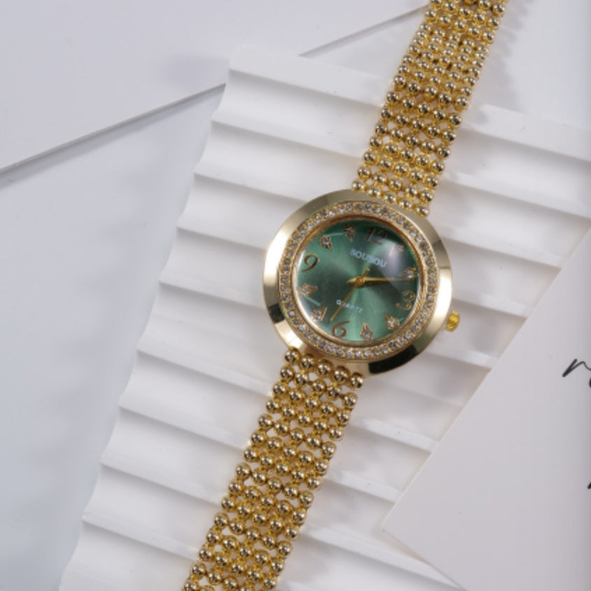 Women’s quartz sports watch
Stainless steel women’s watch
Fashion athletic watch
Water-resistant ladies watch
Steel band watch for women
Casual sports watch