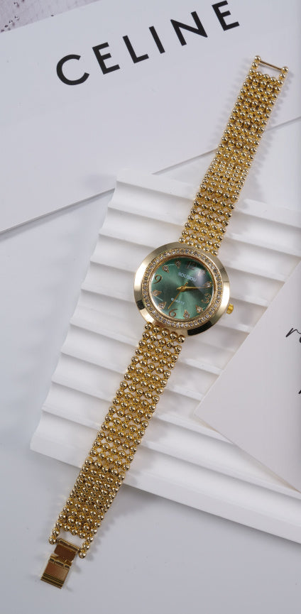 Women’s quartz sports watch
Stainless steel women’s watch
Fashion athletic watch
Water-resistant ladies watch
Steel band watch for women
Casual sports watch