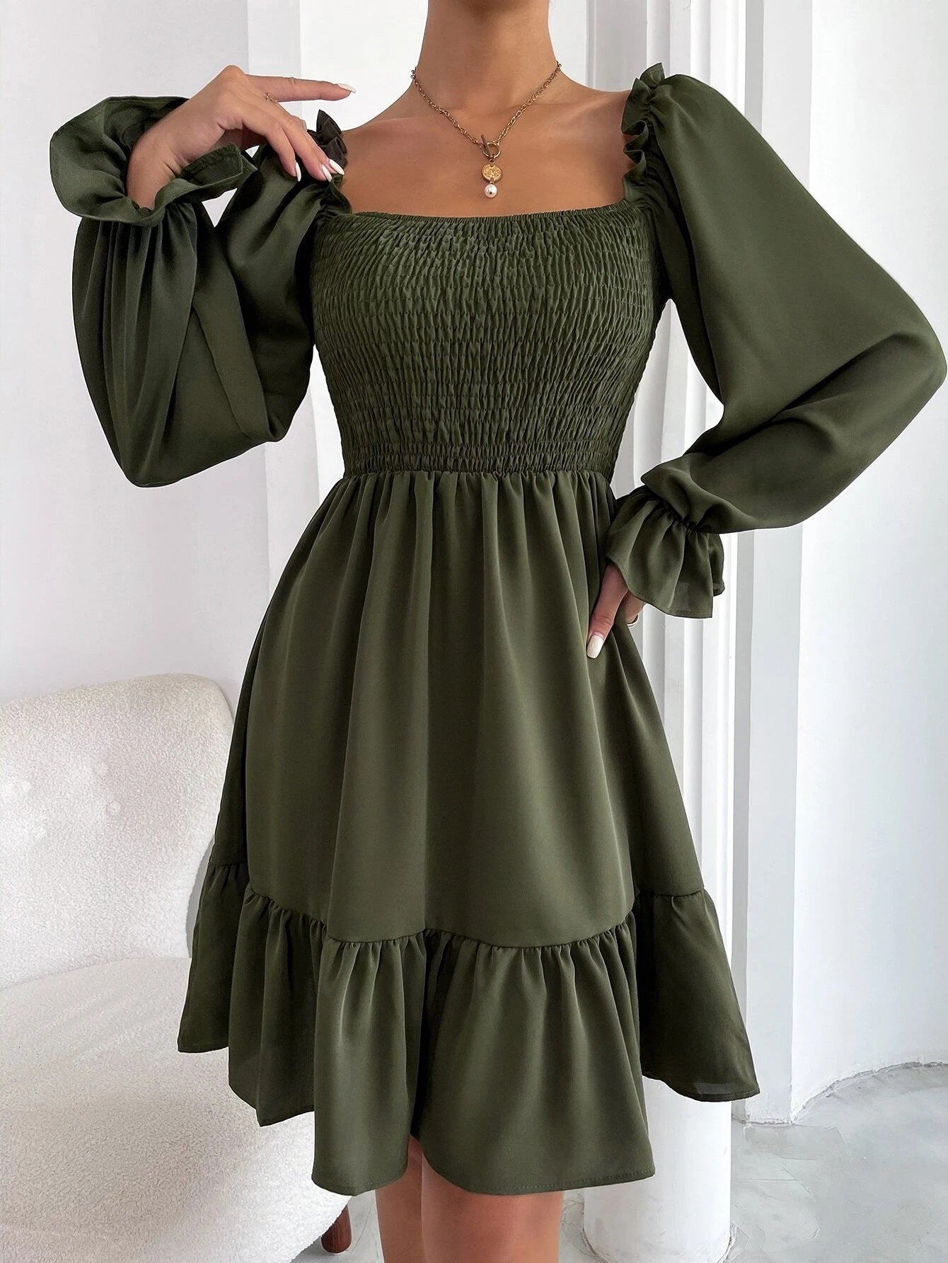 Chic long sleeve party dress